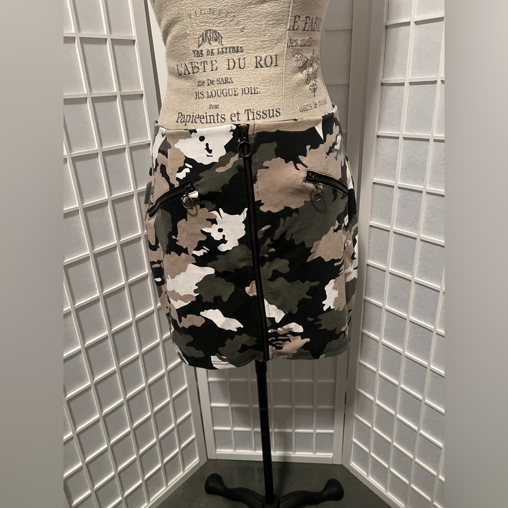 Camo Mini Skirt with Front Zip & Ring Detail